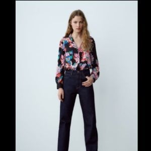 🌷NWT ZARA floral blouse